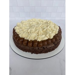 Brownie con Dulce de Leche y Crema